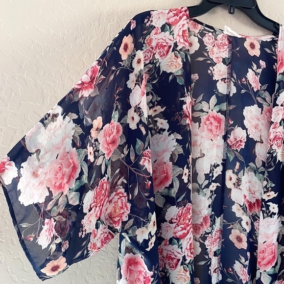 Floral Kimono Cardigan - Picture 2 of 8